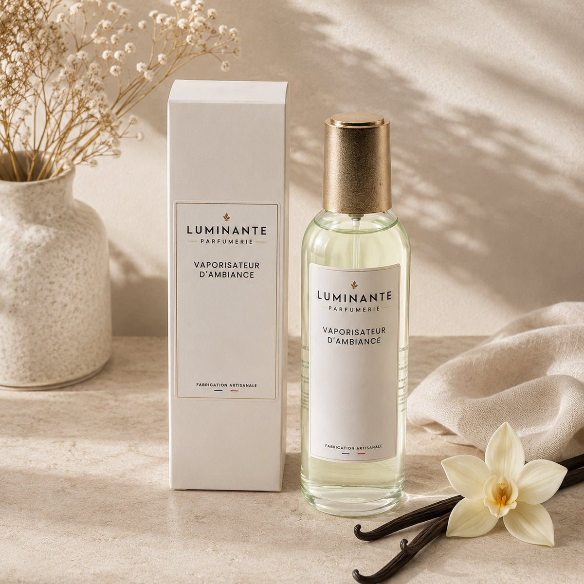 Vaporisateur d'ambiance Luminante Vanille-Musc avec son étui blanc